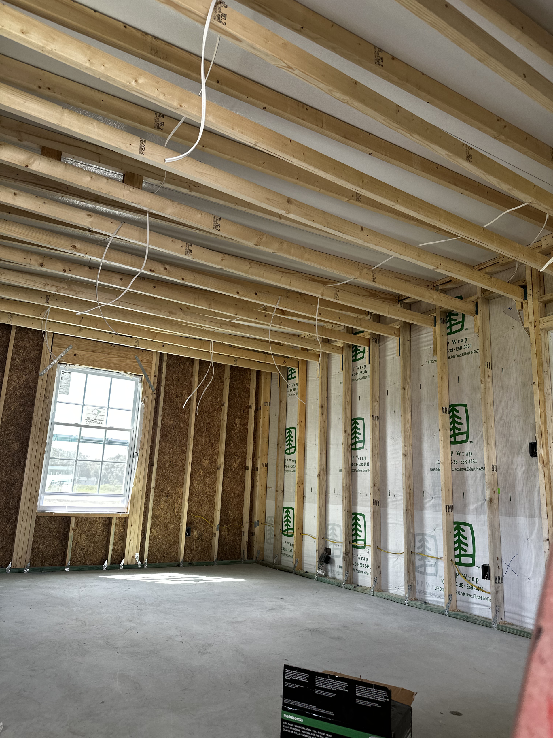 8E650E3B-4BCA-4F7E-A982-0EE0F3F12443